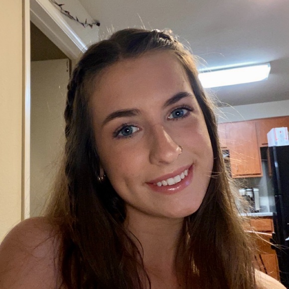 Meet your Posher, Lindsay - Picture 1 of 1